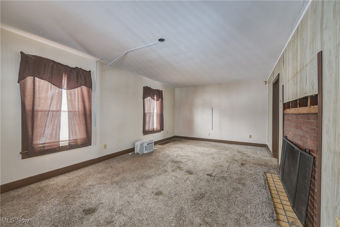 326 Indiana Avenue Property Photo 5