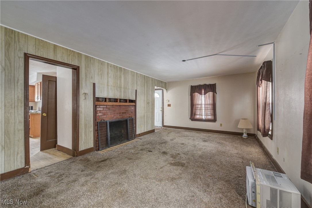 326 Indiana Avenue Property Photo 6