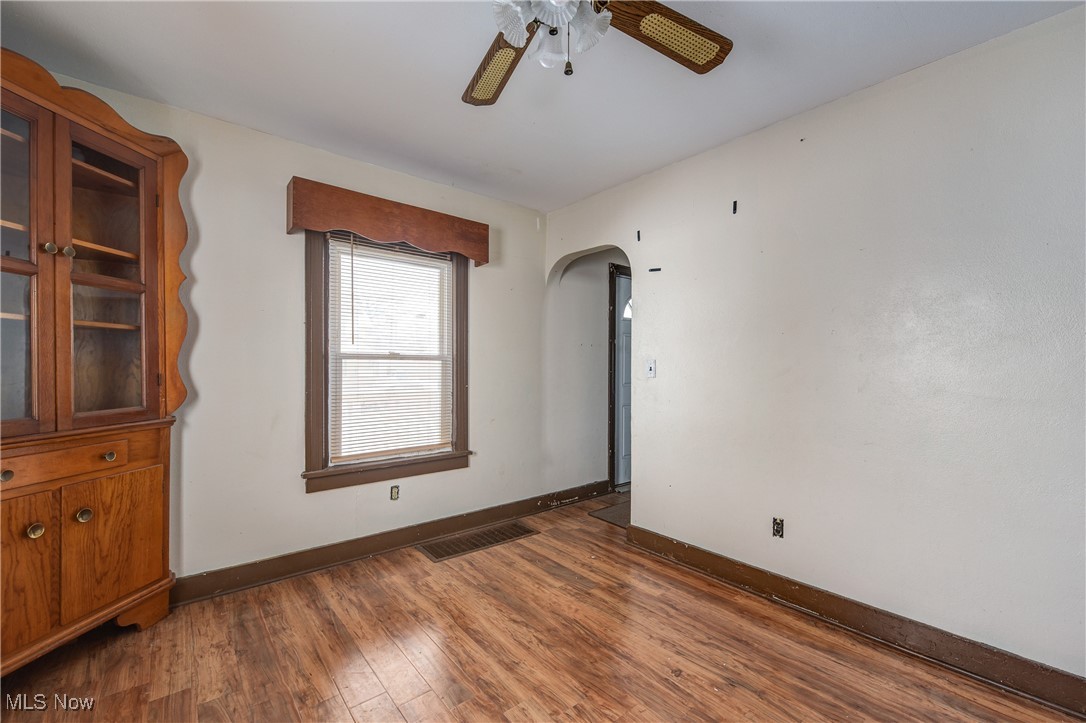 326 Indiana Avenue Property Photo 9
