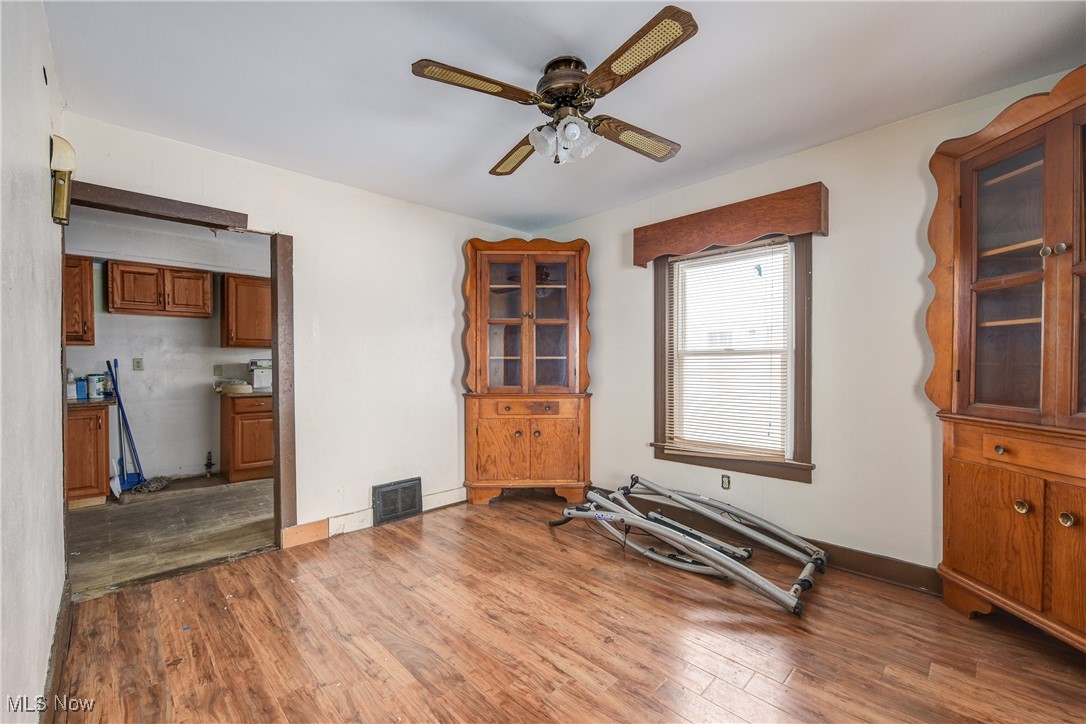 326 Indiana Avenue Property Photo 10