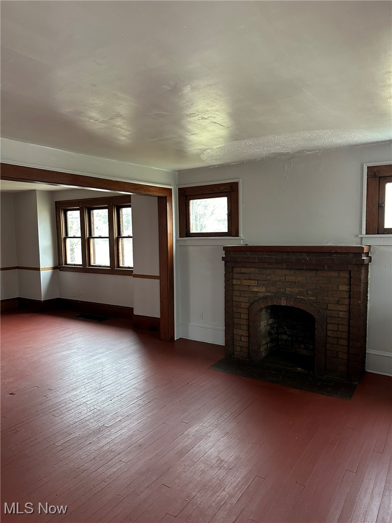 864 Forrest Drive Property Photo 2