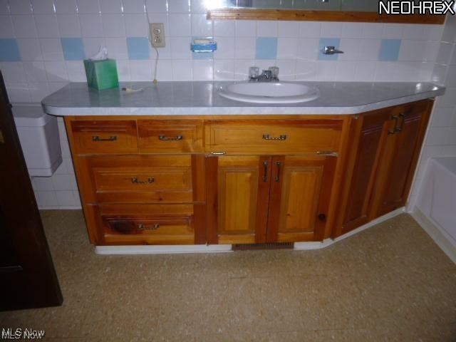 751 E Main Street Property Photo 16