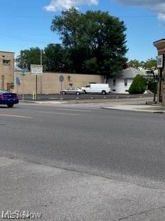 5325 Ridge Road Property Photo 2