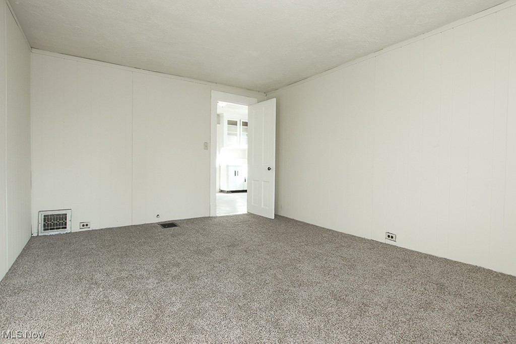 1101 E 66th Street Property Photo 6