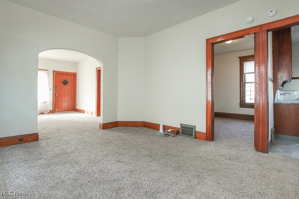 1101 E 66th Street Property Photo 8