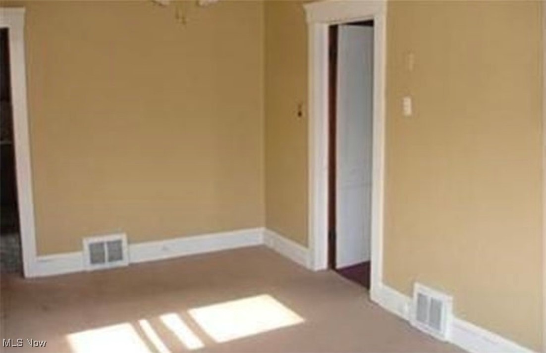 16523 Kipling Avenue Property Photo 6