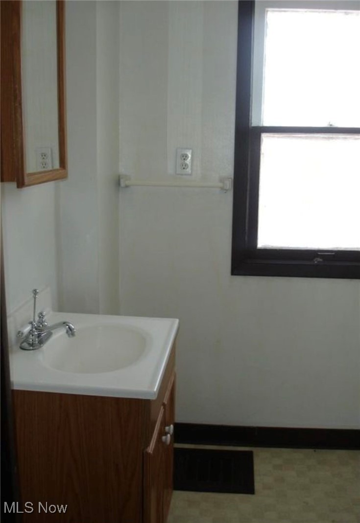 16523 Kipling Avenue Property Photo 7