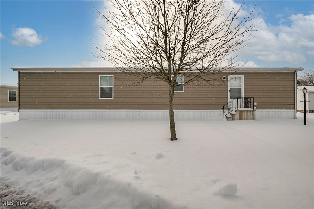 348 Robin Drive Property Photo 1