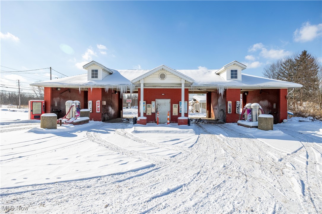 247 W Aurora Road