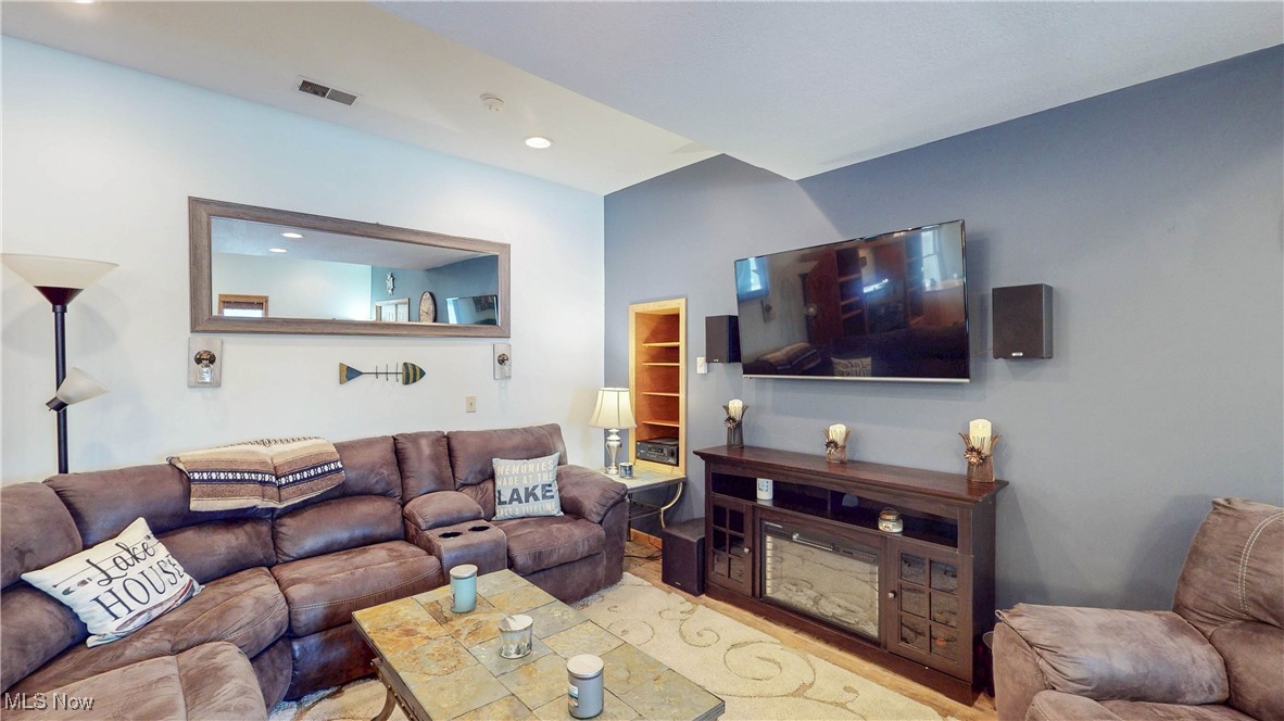 664 Pine Drive Property Photo 8