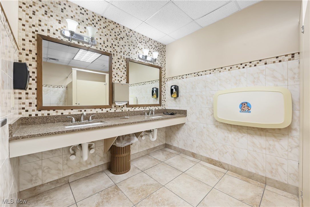 32875 Solon Road Property Photo 28