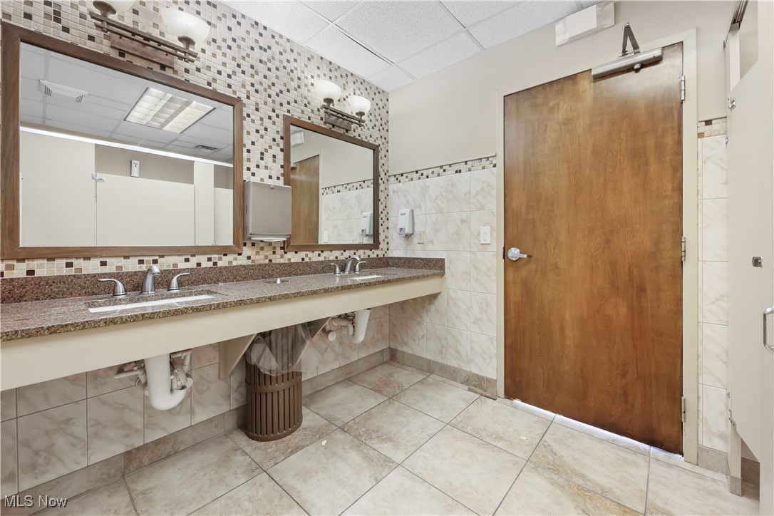 32875 Solon Road Property Photo 31