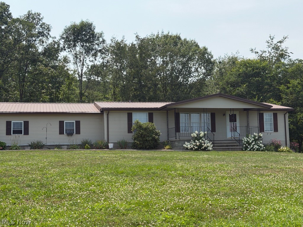 1105 Pacific Road Ne Property Photo 1