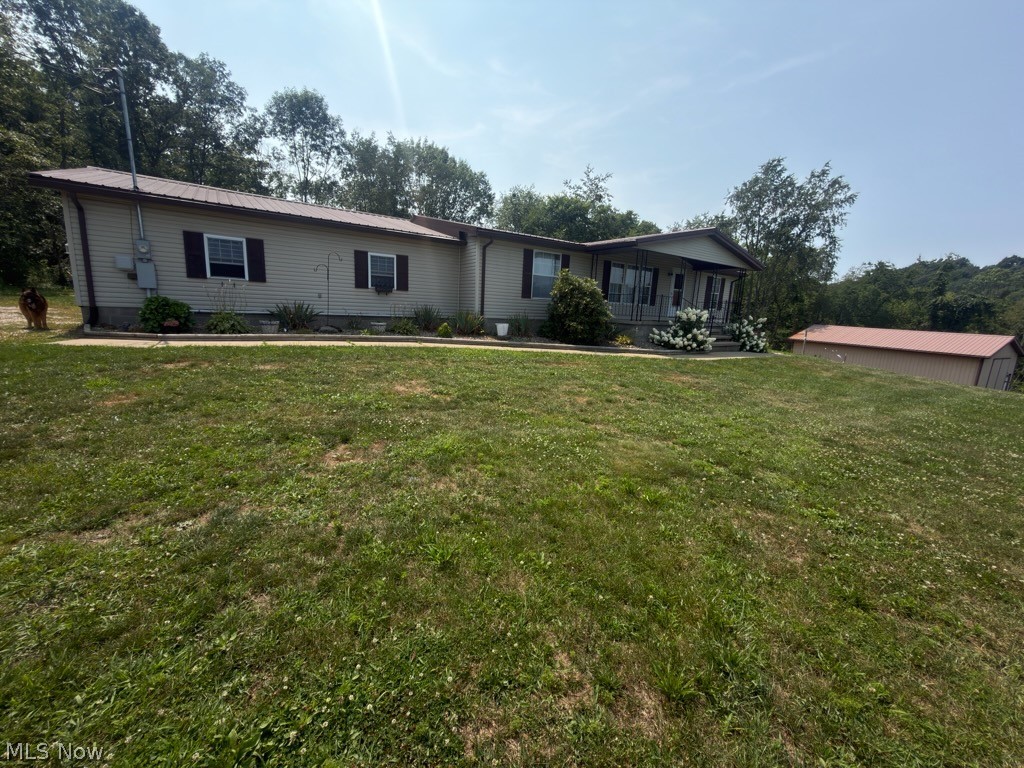 1105 Pacific Road Ne Property Photo 2