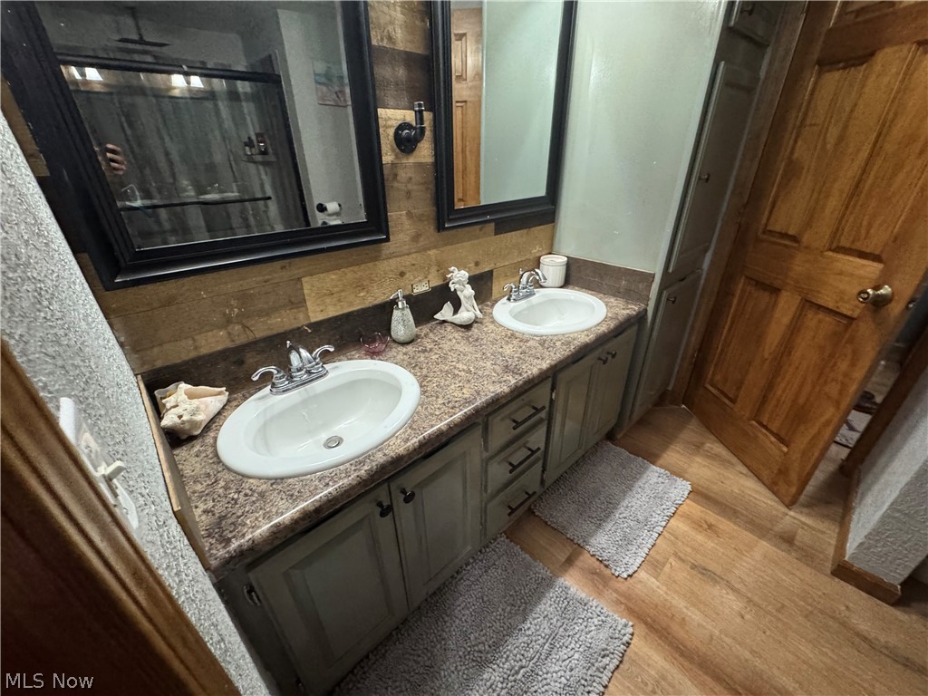1105 Pacific Road Ne Property Photo 15
