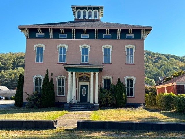 900 Ridge Avenue