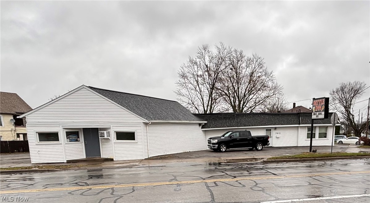 703 Lake Avenue