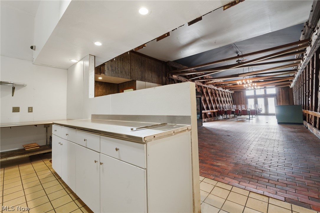 380 E Main Property Photo 15