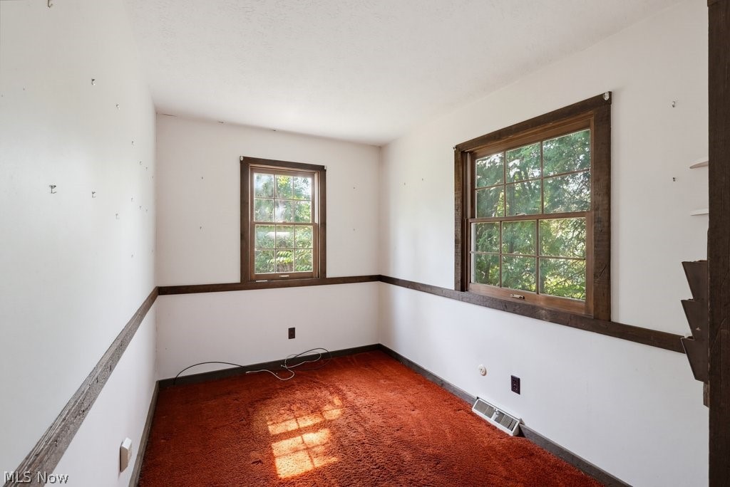 27015 Aurora Road Property Photo 3