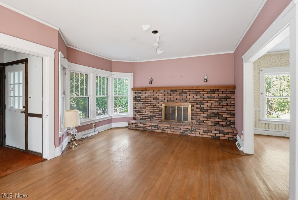 27015 Aurora Road Property Photo 6