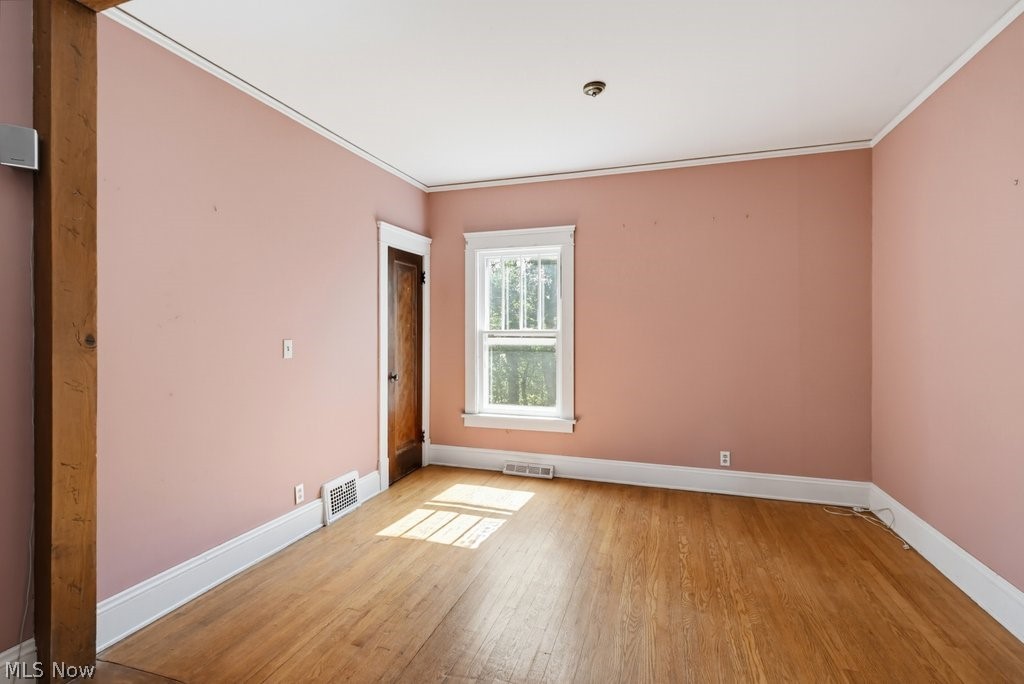 27015 Aurora Road Property Photo 8