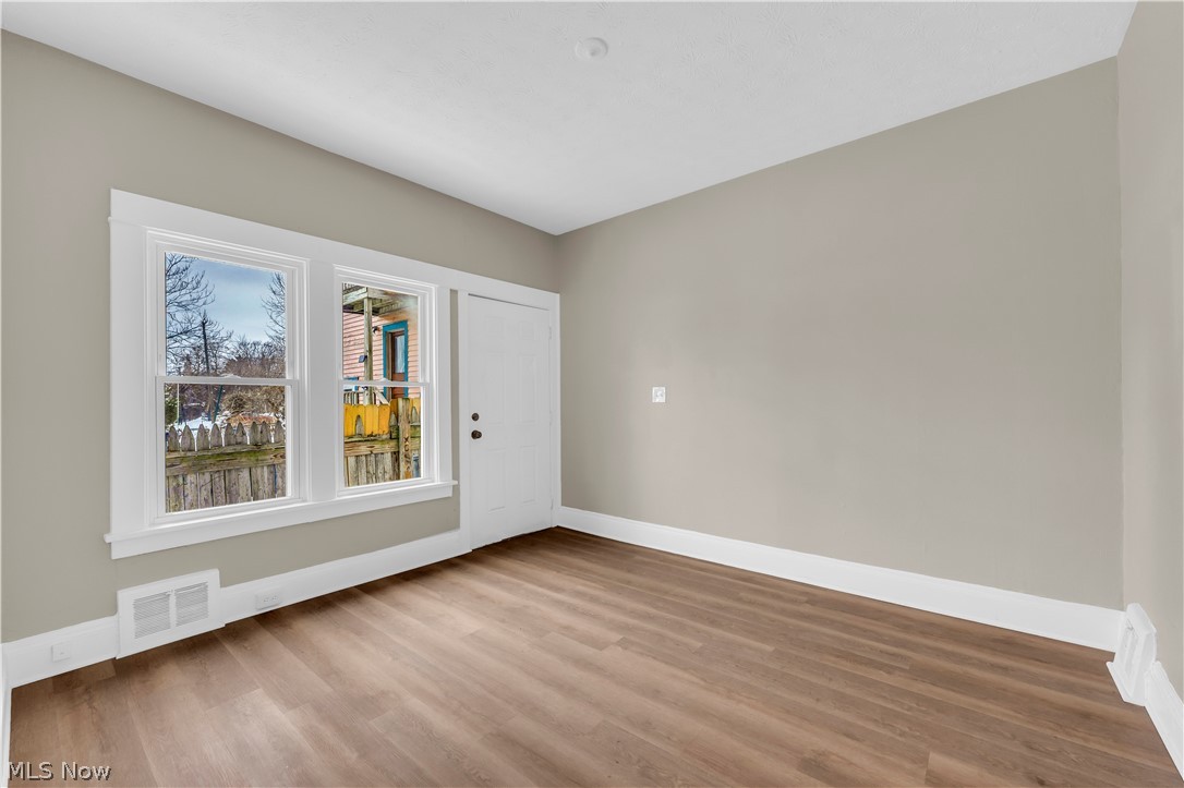 9409 Denison Avenue 3/dn Property Photo 4