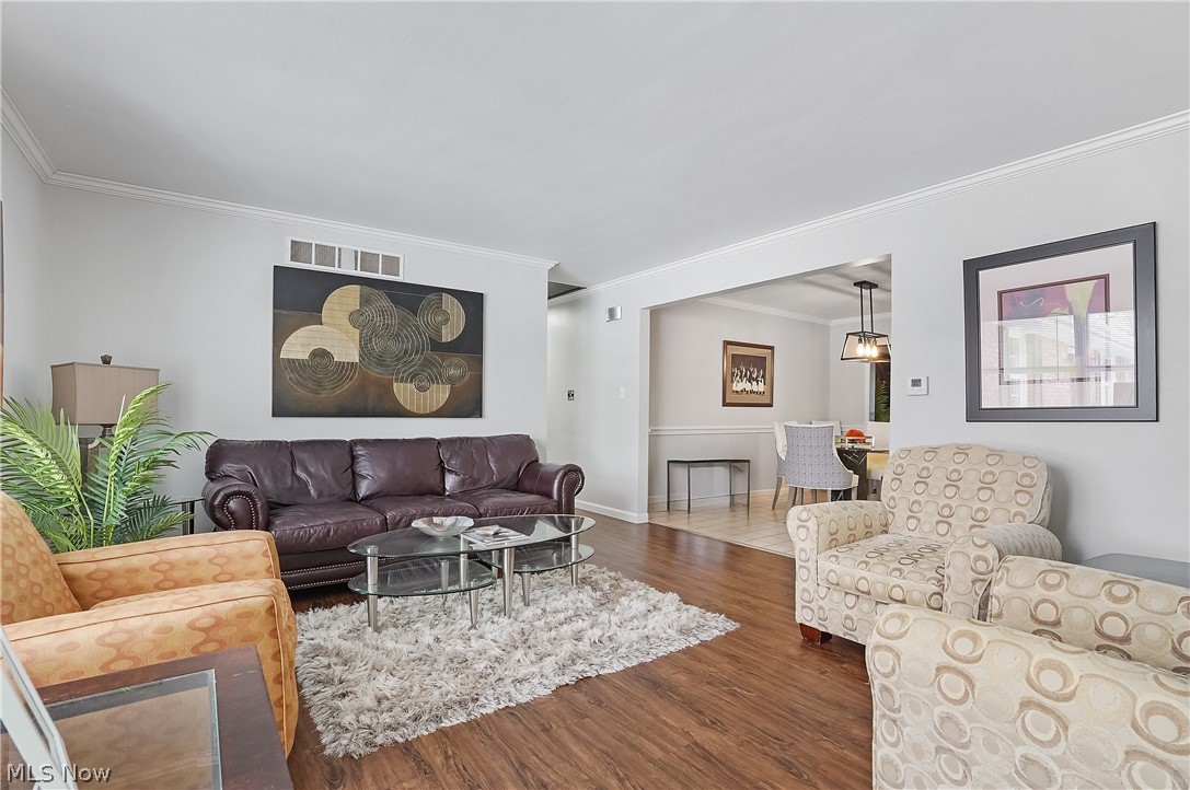 321 Meadowbrook Avenue Property Photo 3
