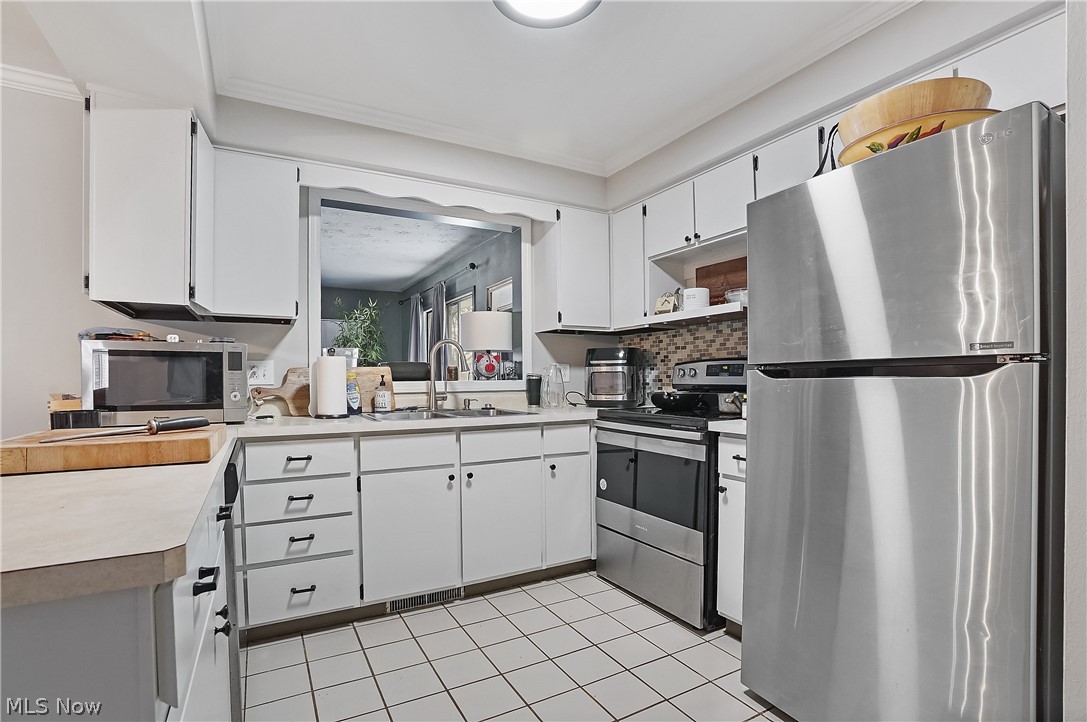 321 Meadowbrook Avenue Property Photo 7