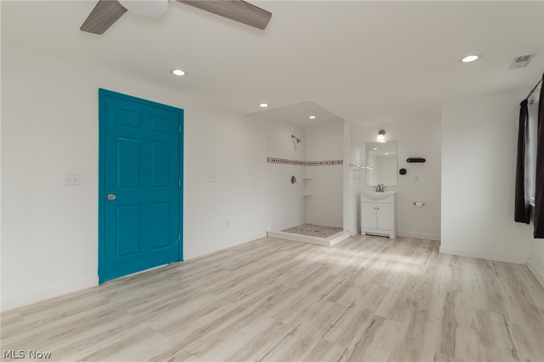 5393 Pearl Road Property Photo 17