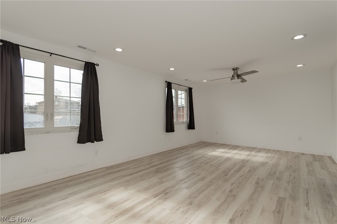 5393 Pearl Road Property Photo 18
