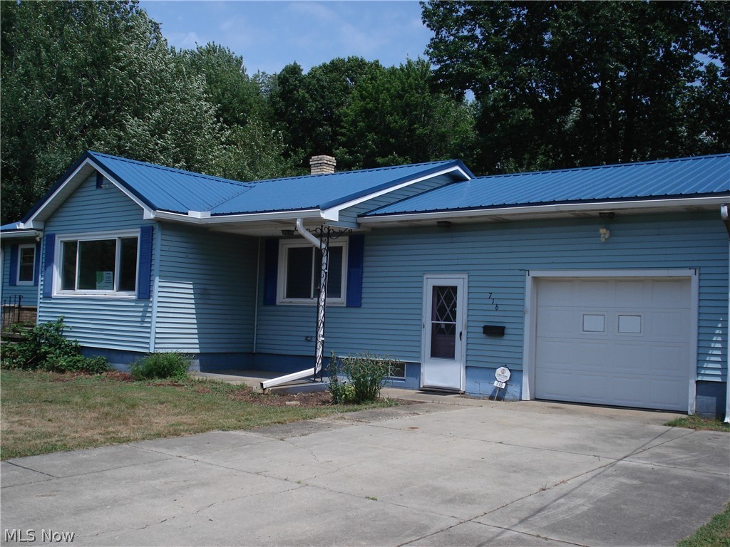 716 Chestnut Street Property Photo 2