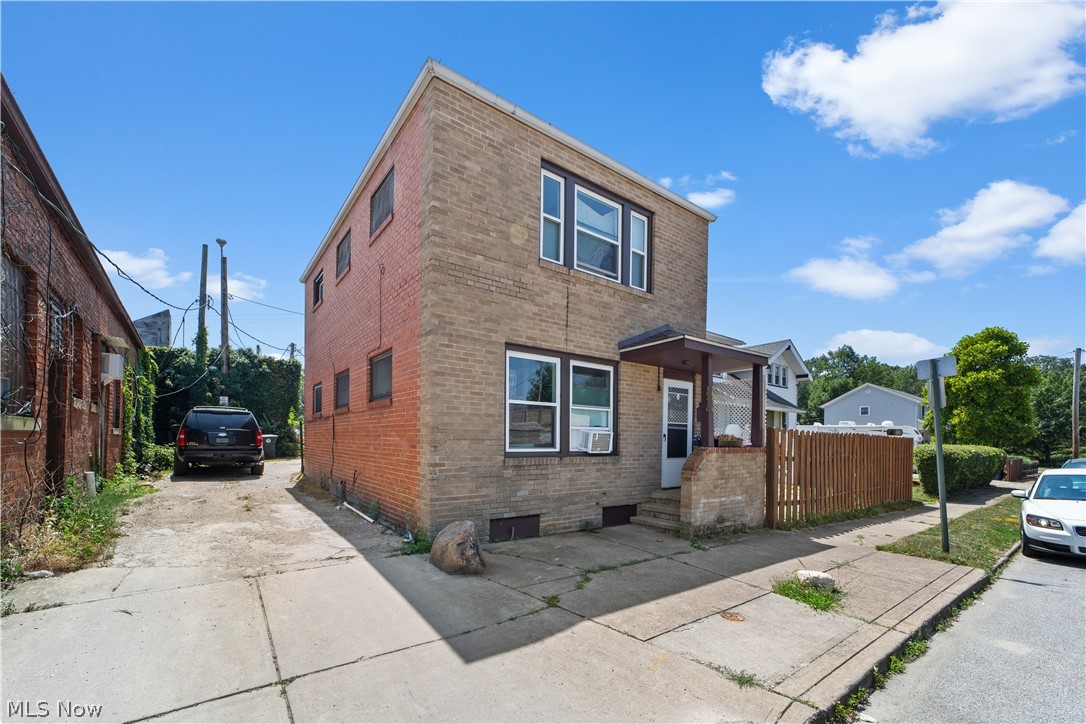 608 E 185th Property Photo 45