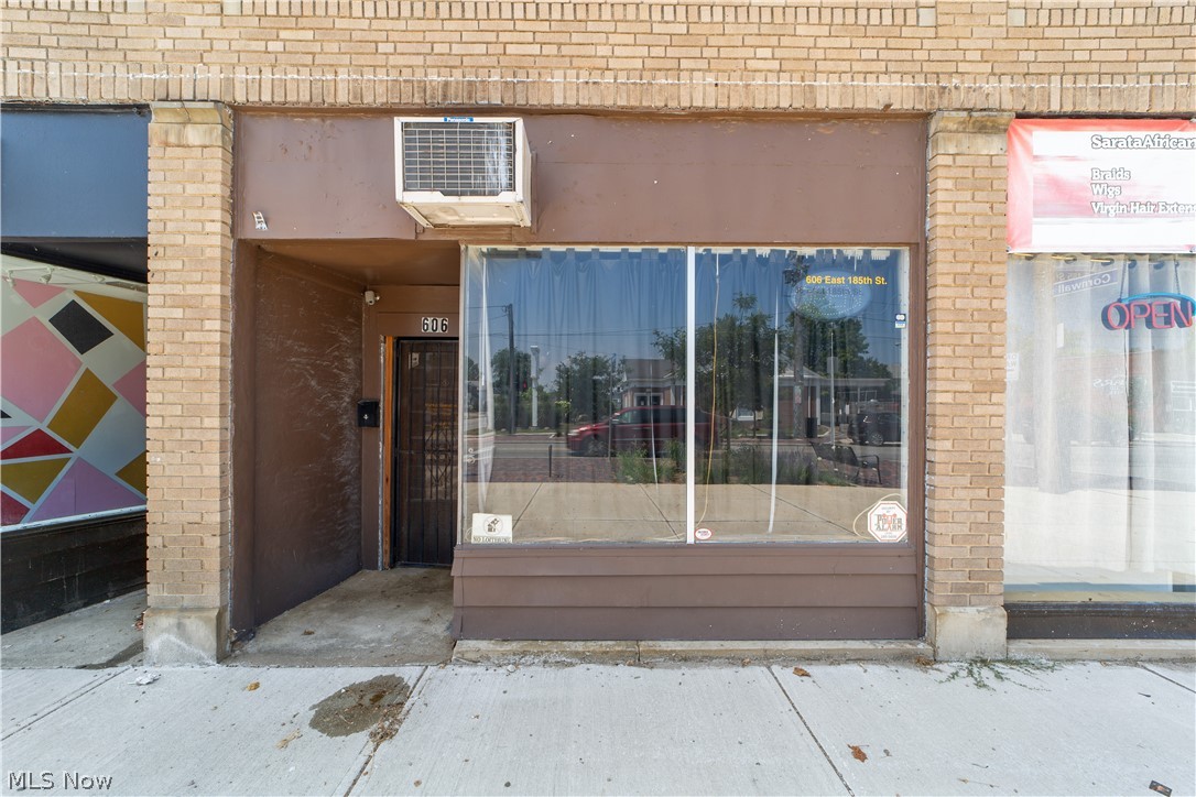 608 E 185th Property Photo 48