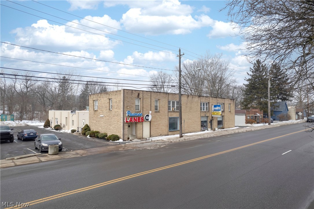 954 Broadway Avenue Property Photo 2