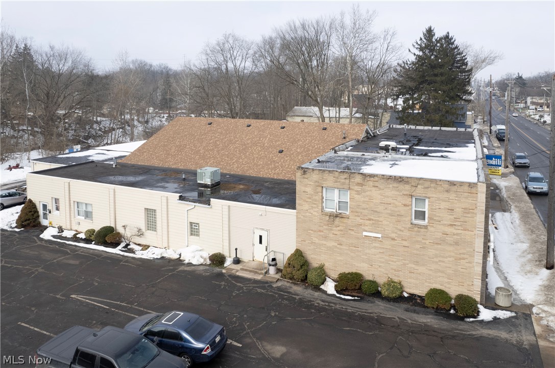 954 Broadway Avenue Property Photo 4