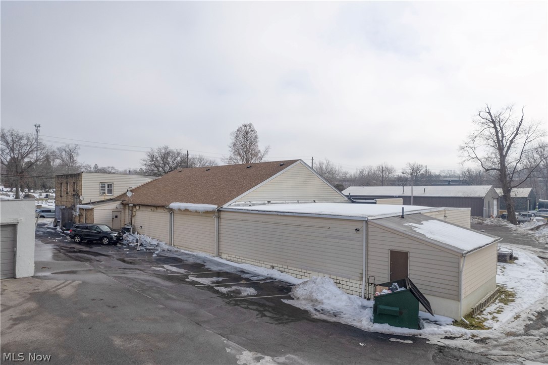 954 Broadway Avenue Property Photo 7