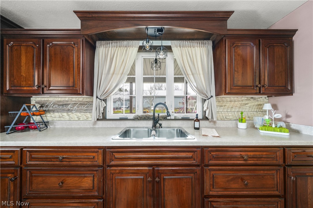 9561 Creaser Road Property Photo 4