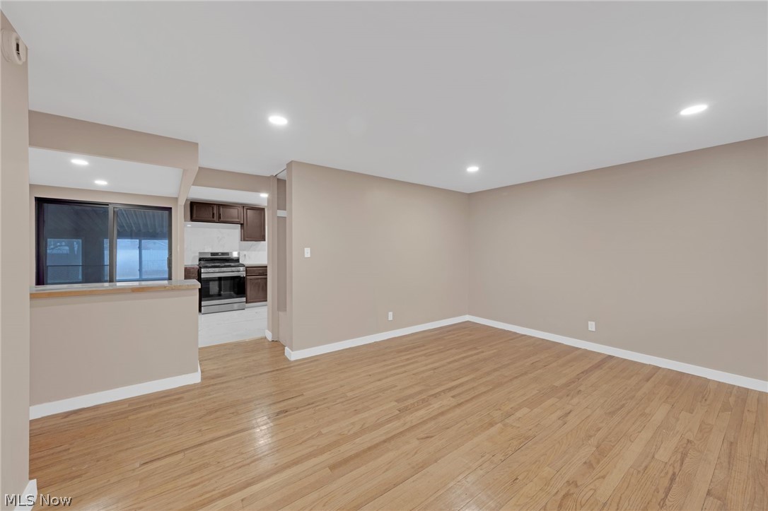 6377 Ledgebrook Drive Property Photo 3