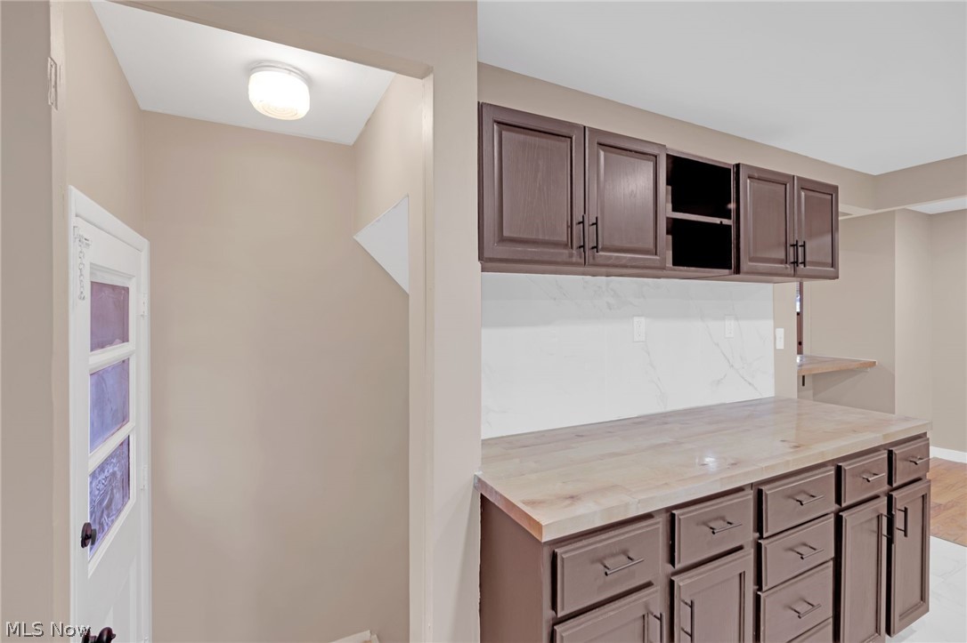 6377 Ledgebrook Drive Property Photo 11