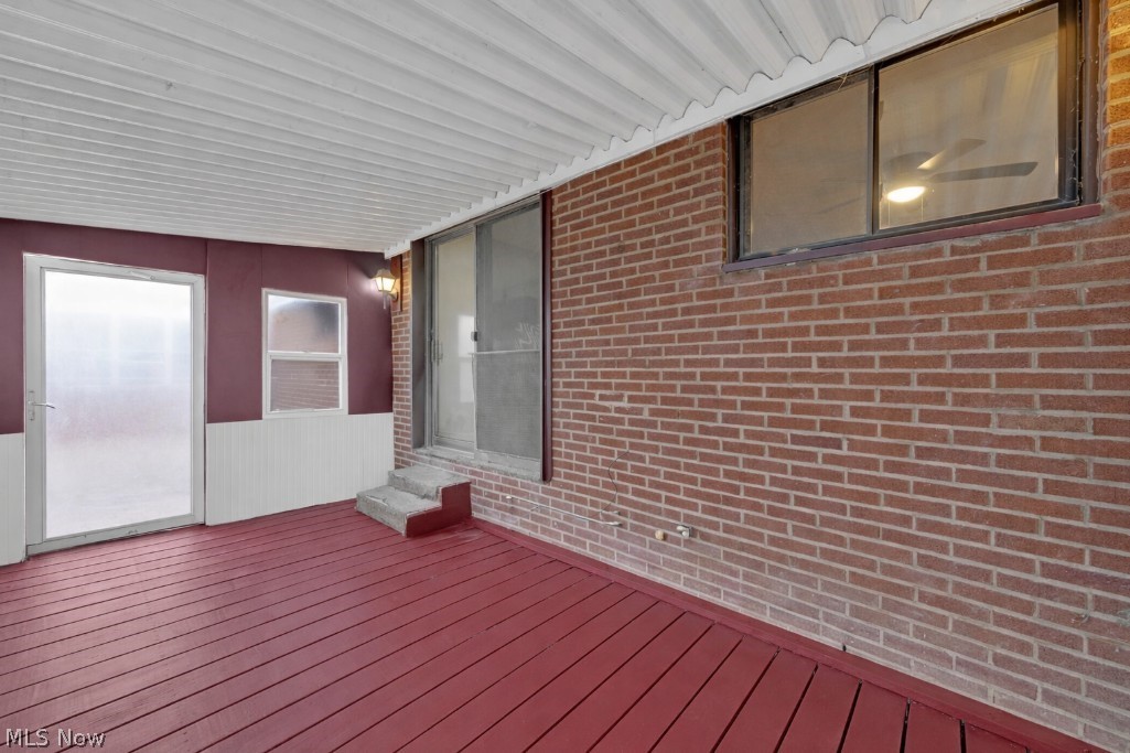 6377 Ledgebrook Drive Property Photo 13