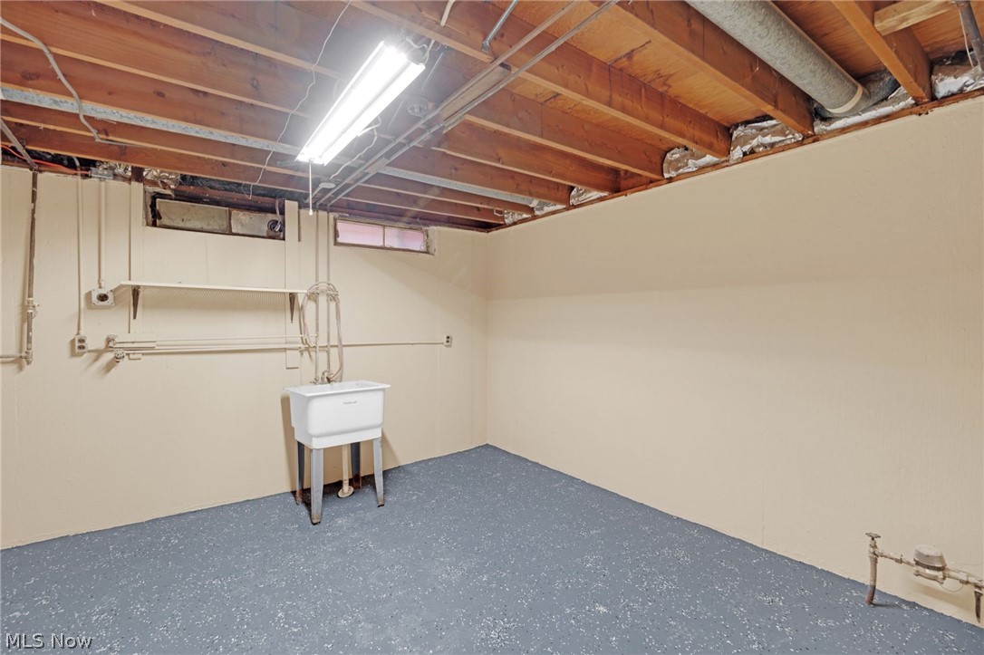 6377 Ledgebrook Drive Property Photo 26