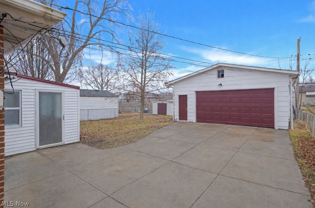 6377 Ledgebrook Drive Property Photo 27