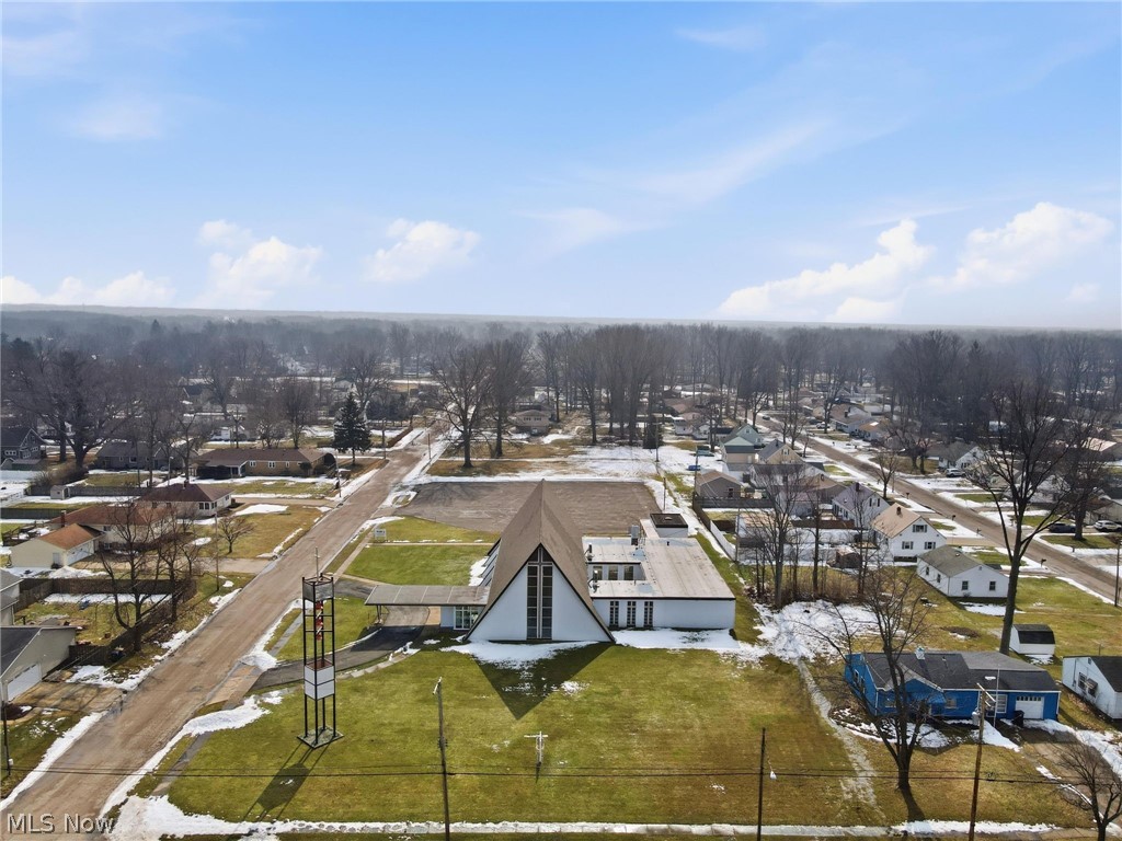 2310 W 9th Street Property Photo 5