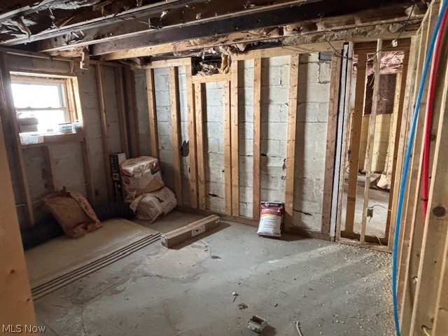16310 Madison Road Property Photo 6
