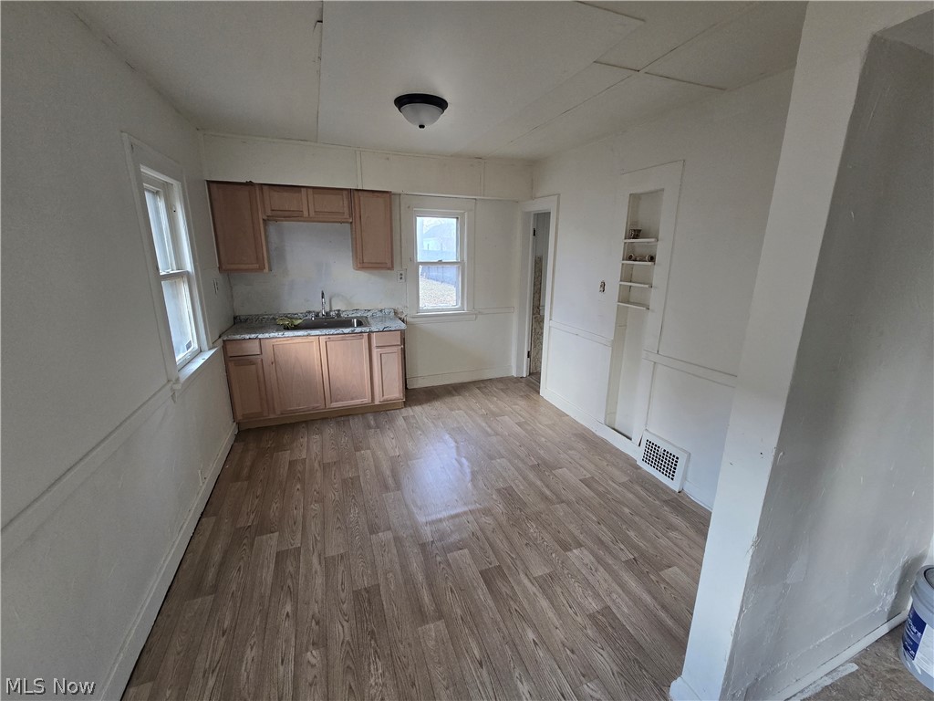3674 E 52nd Street Property Photo 4
