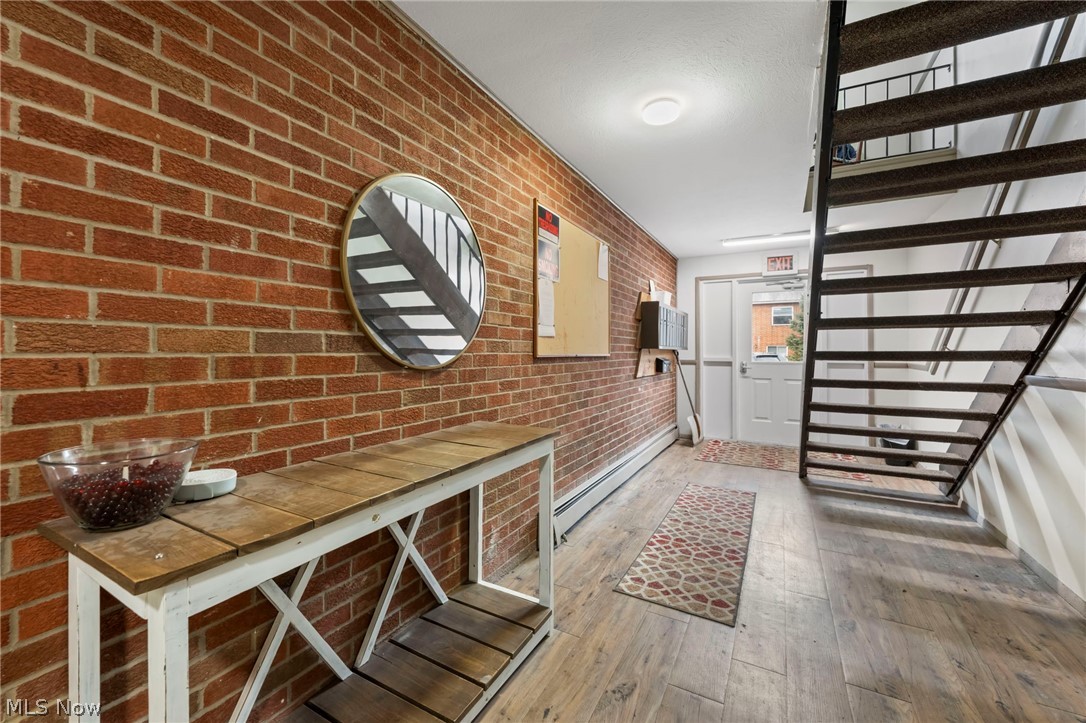 540 W College Street Property Photo 5