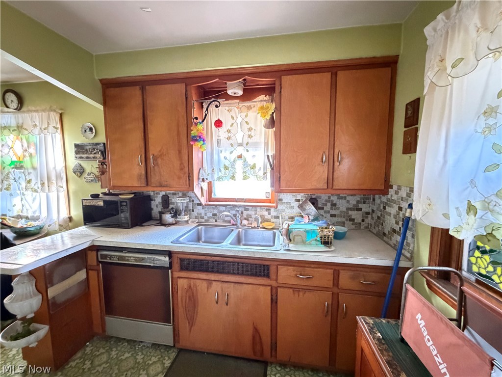 6526 Westminster Drive Property Photo 5