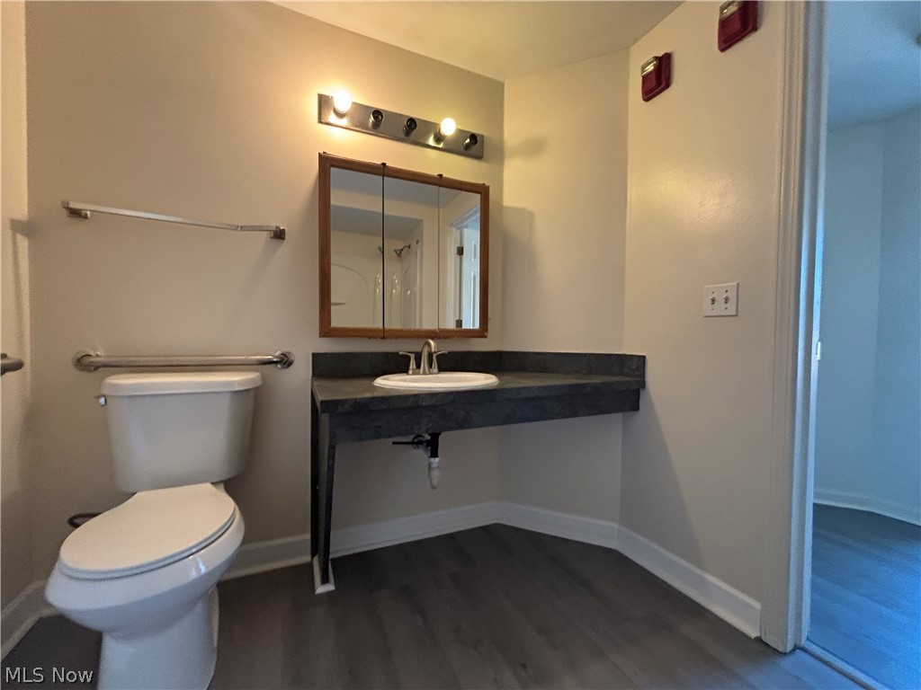 5644 Broadway Avenue 201 Property Photo 9