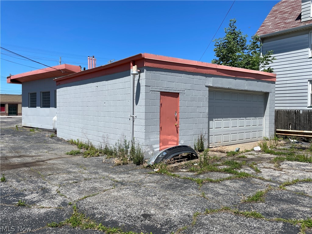 751 E 185th Street Property Photo 13
