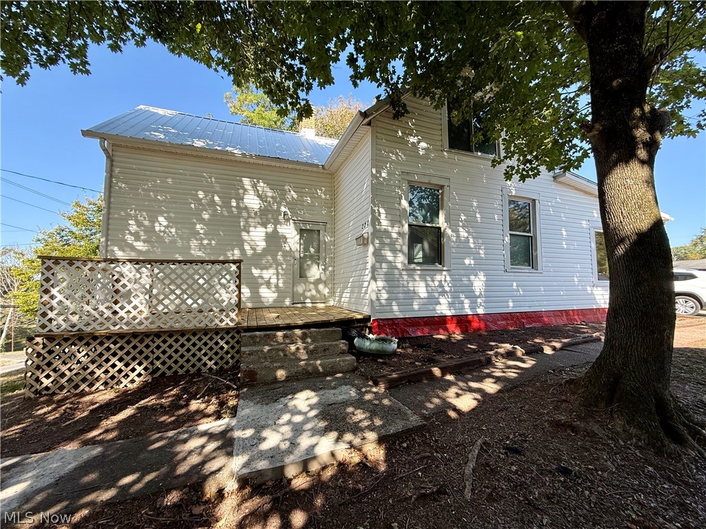 220 Oaklawn Avenue